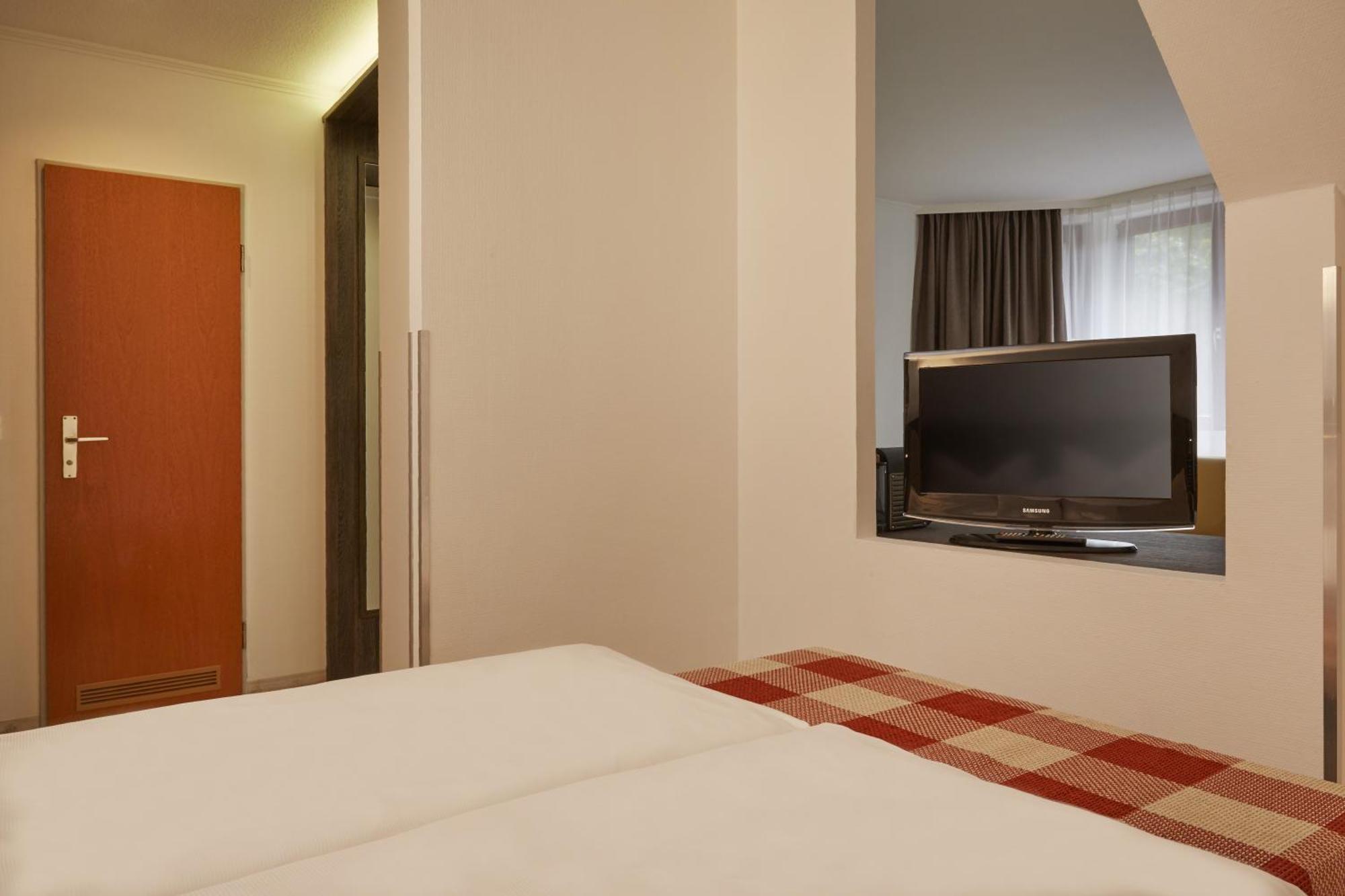 H+ Hotel Nuernberg Екстериор снимка