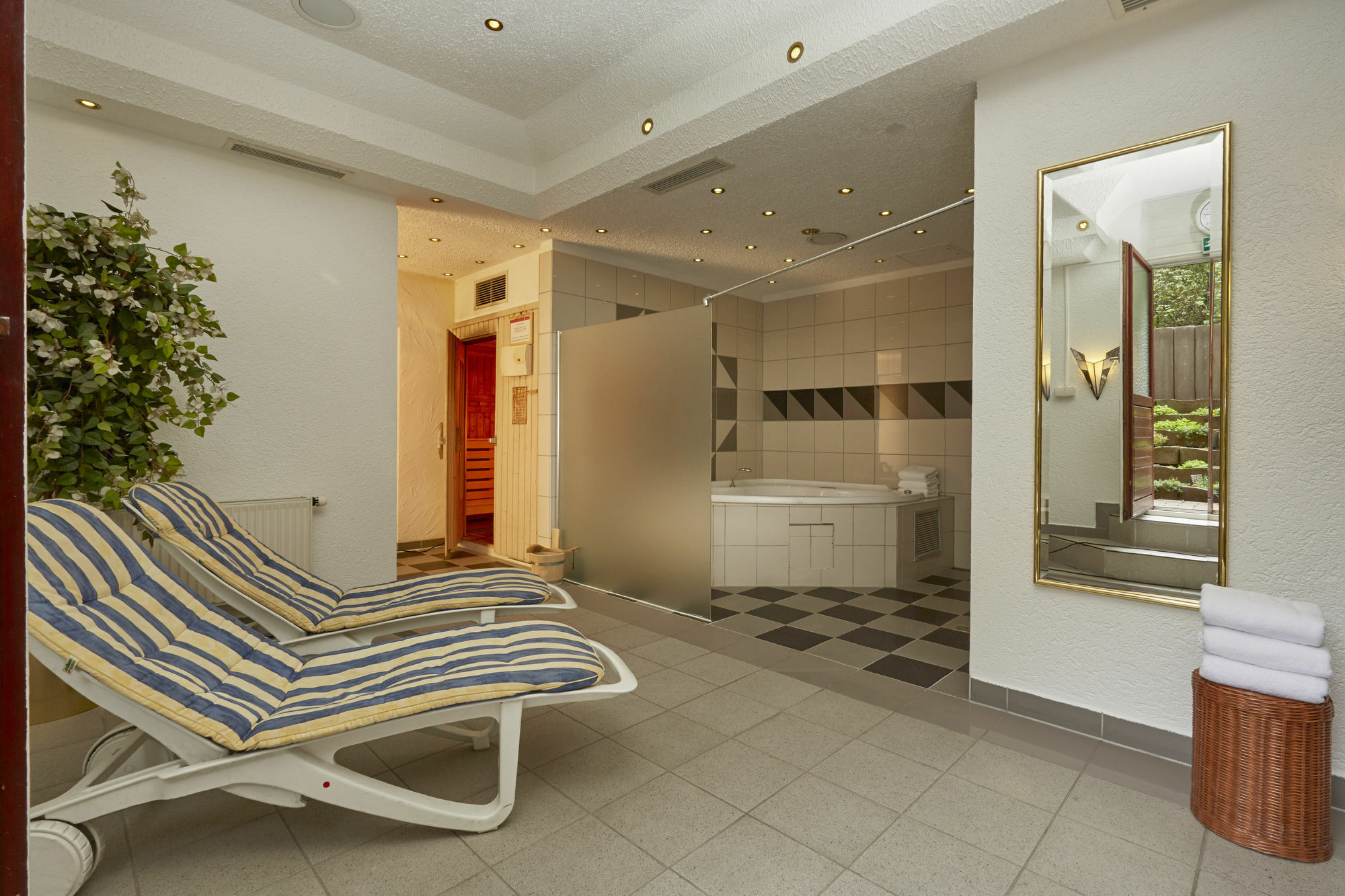 H+ Hotel Nuernberg Екстериор снимка